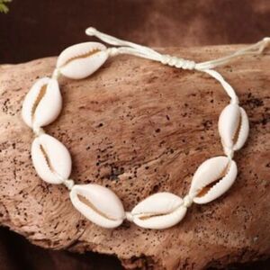 NWT, Seashell Bracelet